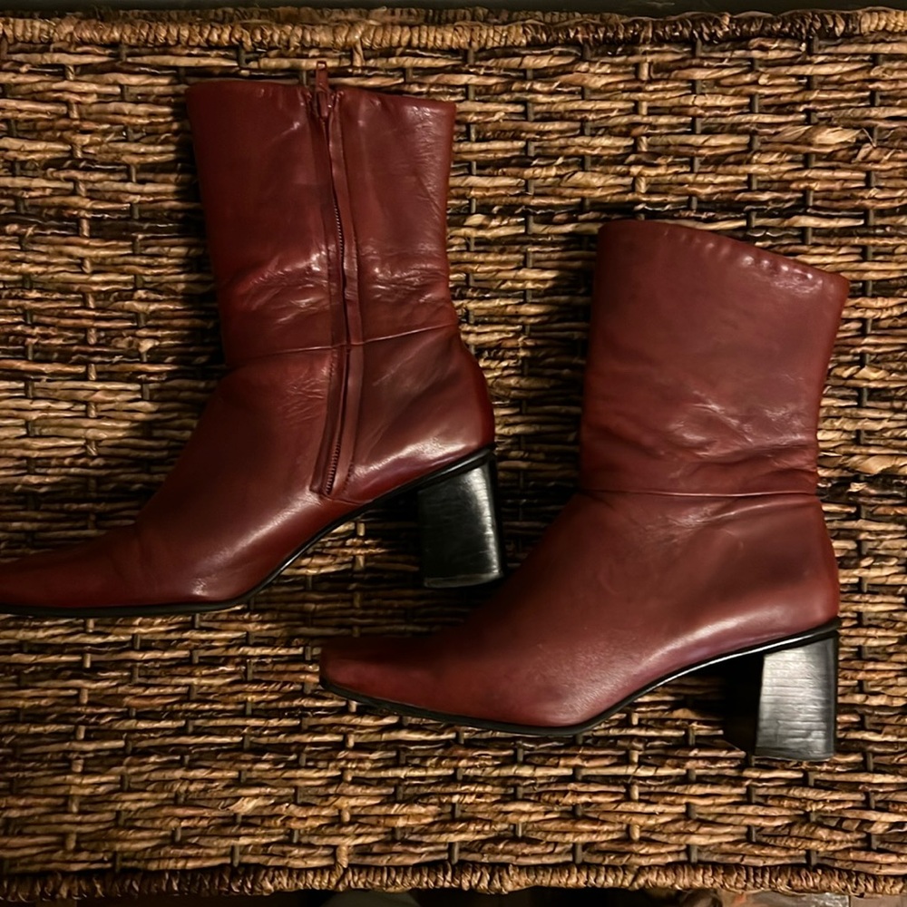 Etienne Aigner red ankle boots size 8.5. No box!